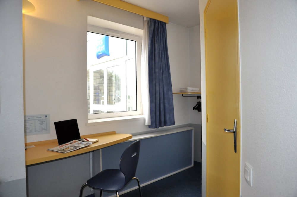 Ibis Budget Rennes Cesson 54/63