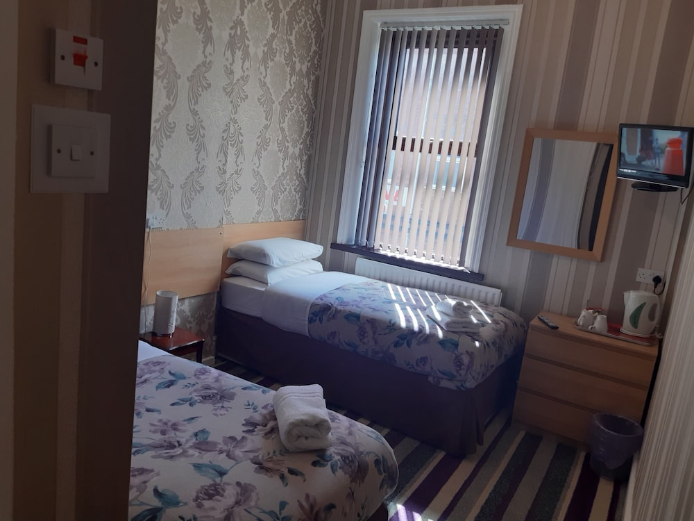 Wellington Hotel 26/50