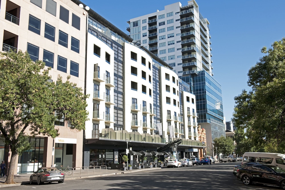 Mantra Hindmarsh Square 54/59