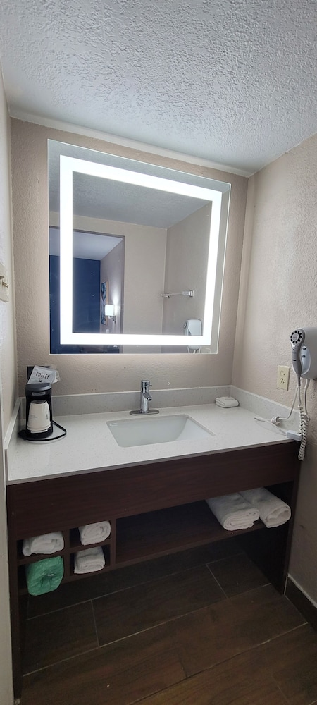 Baymont by Wyndham Abilene 48/48