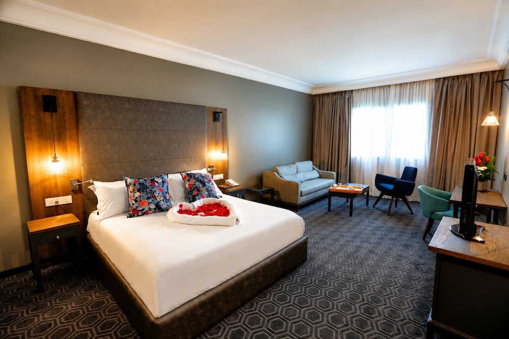 Fiesta Royale Hotel 12/50