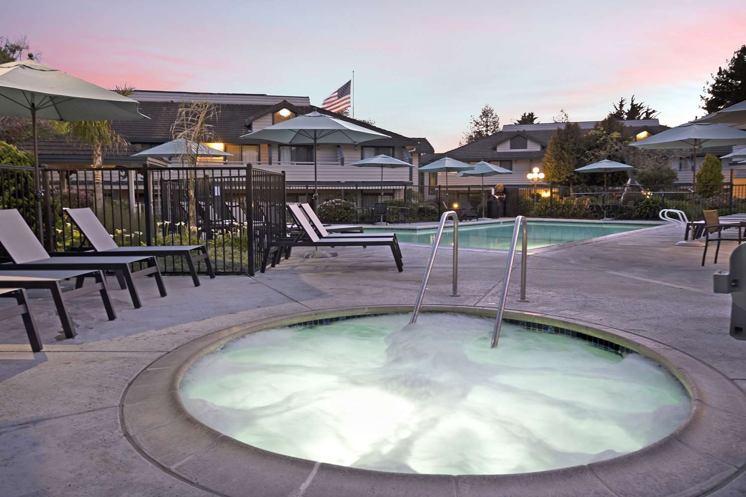 Seacliff Inn Aptos, Tapestry Collection by Hilton 24/25