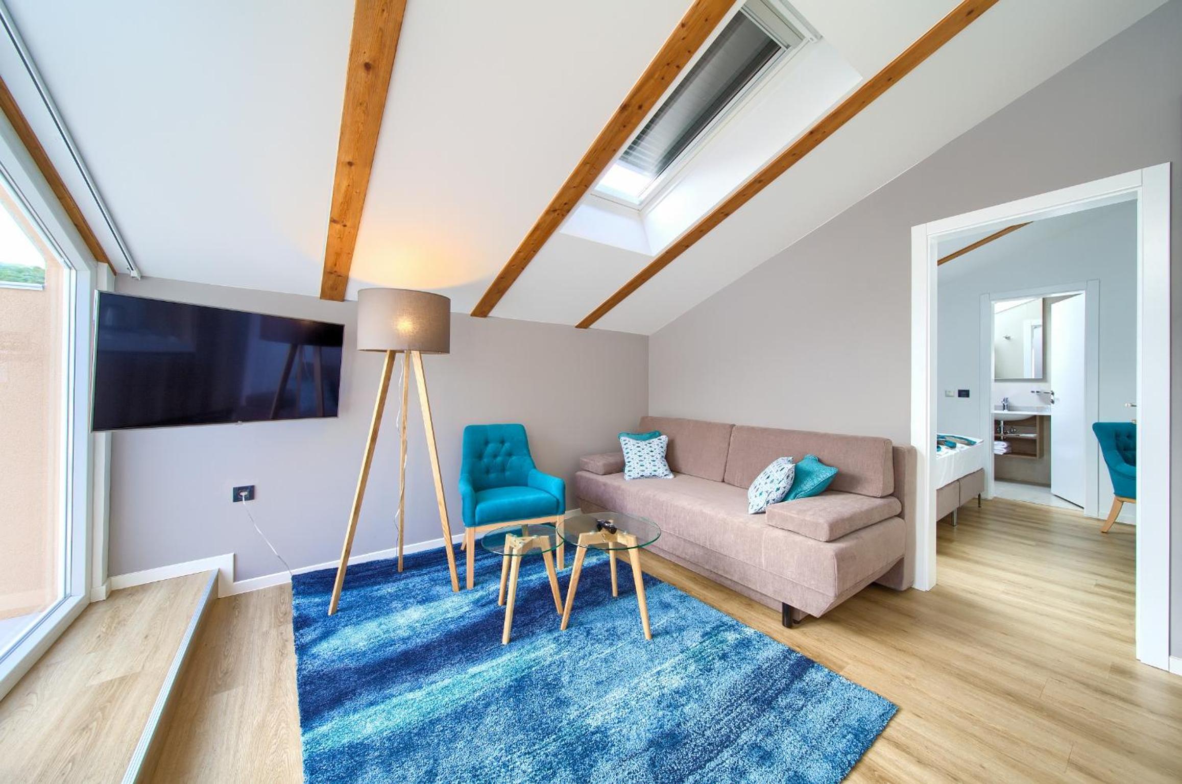 Hotel Kanajt 33/50