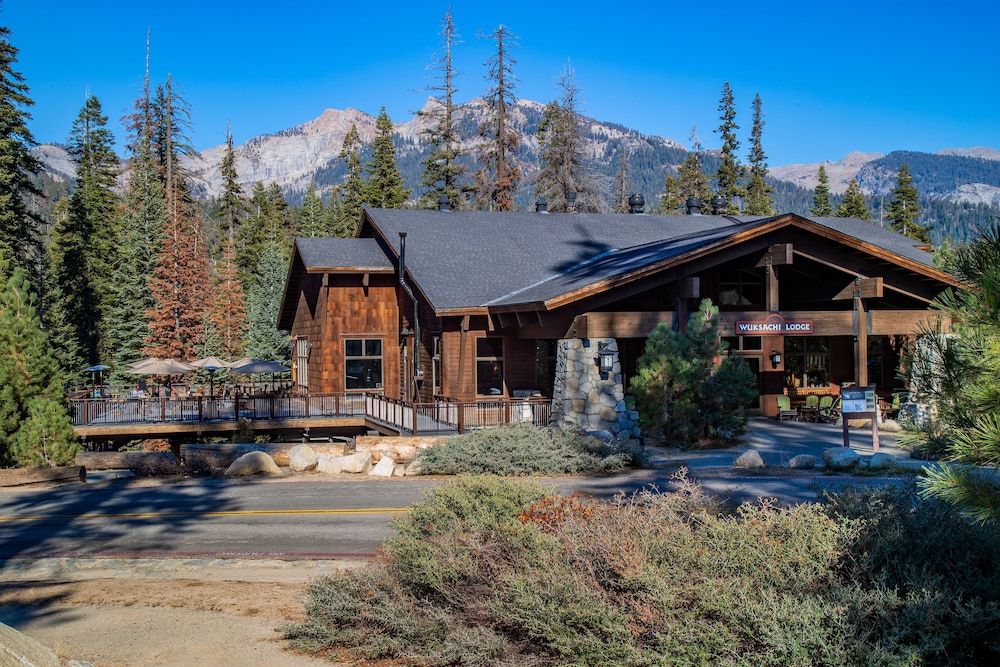 Wuksachi Lodge 64/69