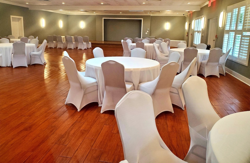 Vero Beach Inn & Suites 66/79