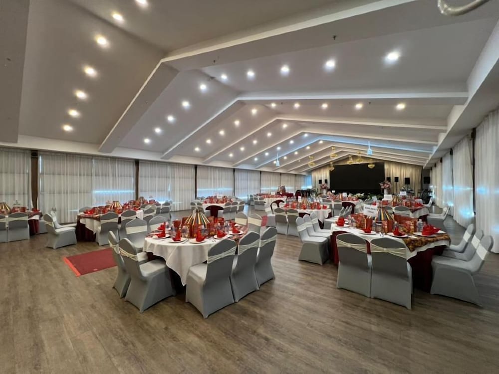 Livingston Hotel Sandakan 49/57