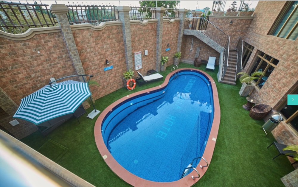 Corinthia Villa Hotel 26/30