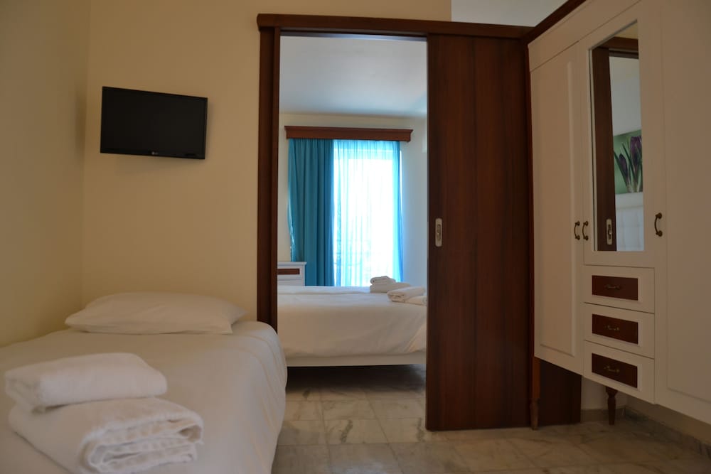 2 BEDROOMS, SUPERIOR