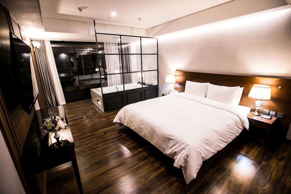 Dyne Oceano Hotel 24/75