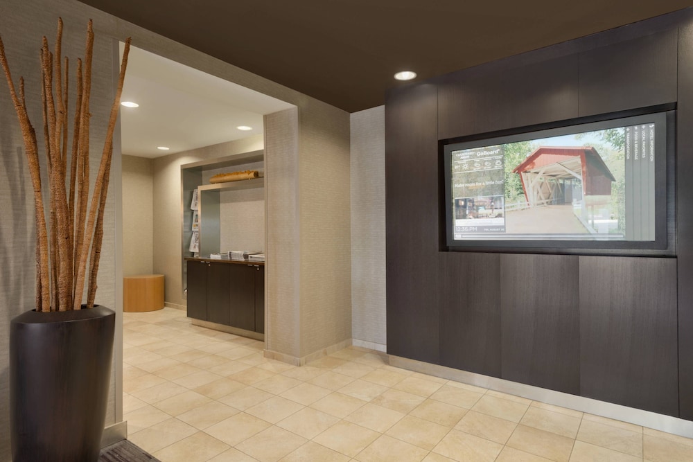 COURTYARD BY MARRIOTT AKRON FAIRLAWN 8/42