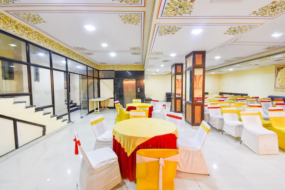 Hotel Laxmi Niwas 47/62