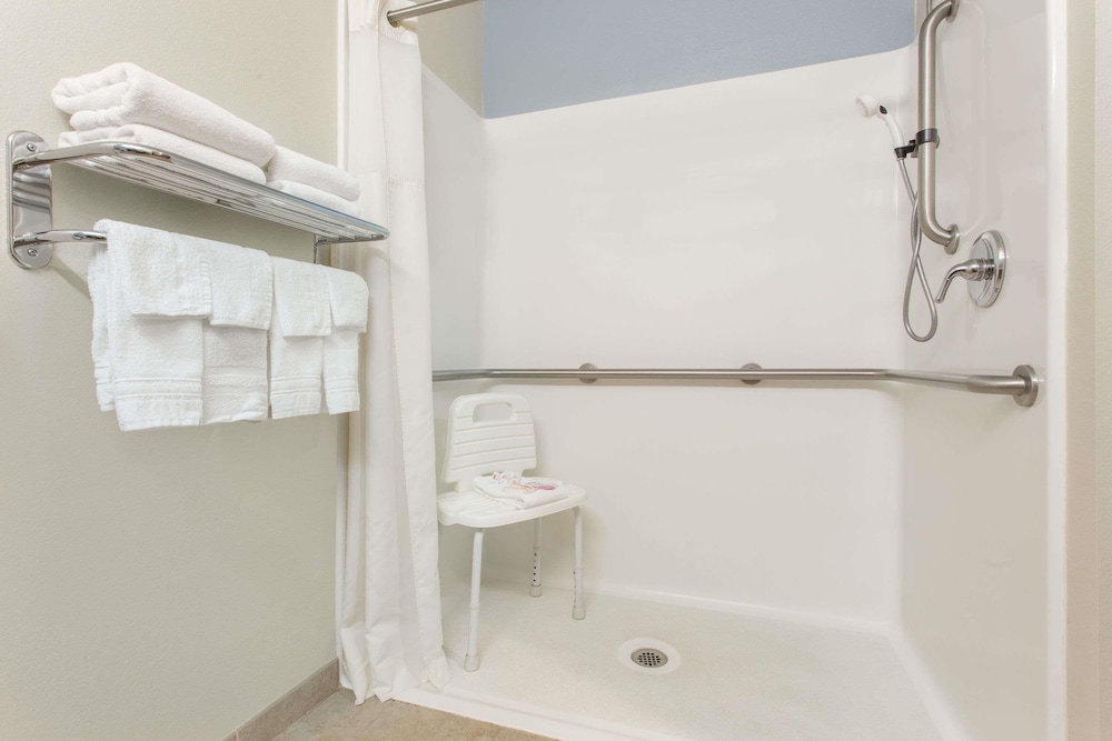 Microtel Inn Suites Klamath Falls 12/26