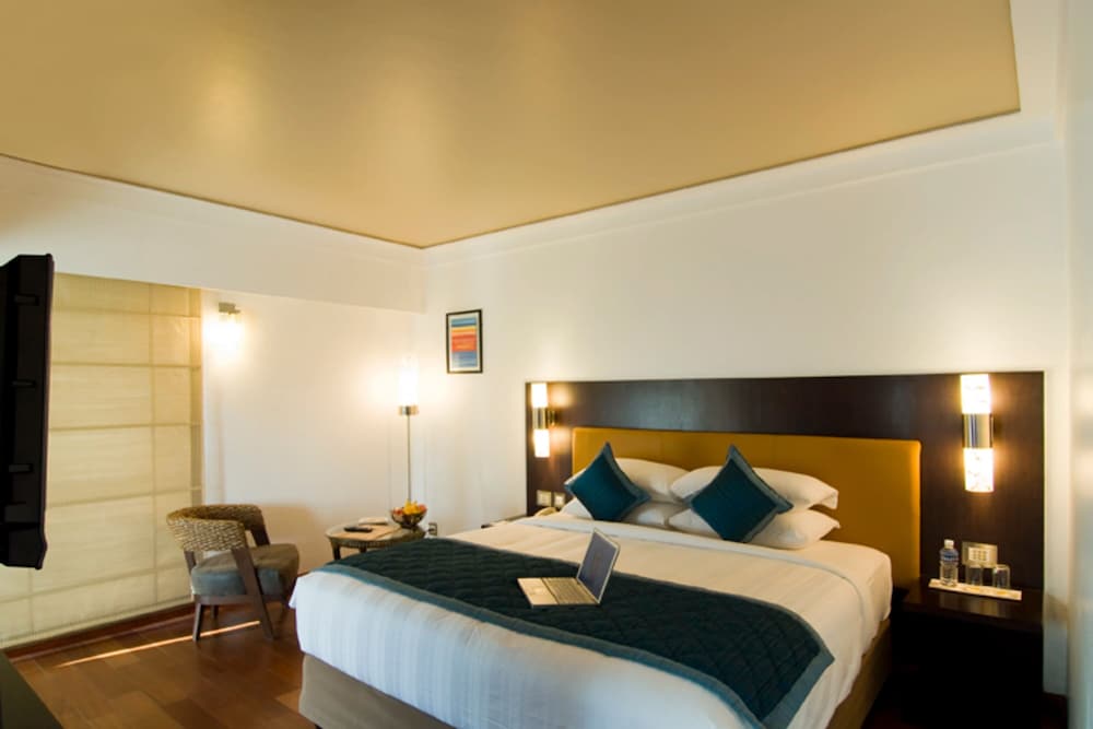 IRIS HOTEL 10/60