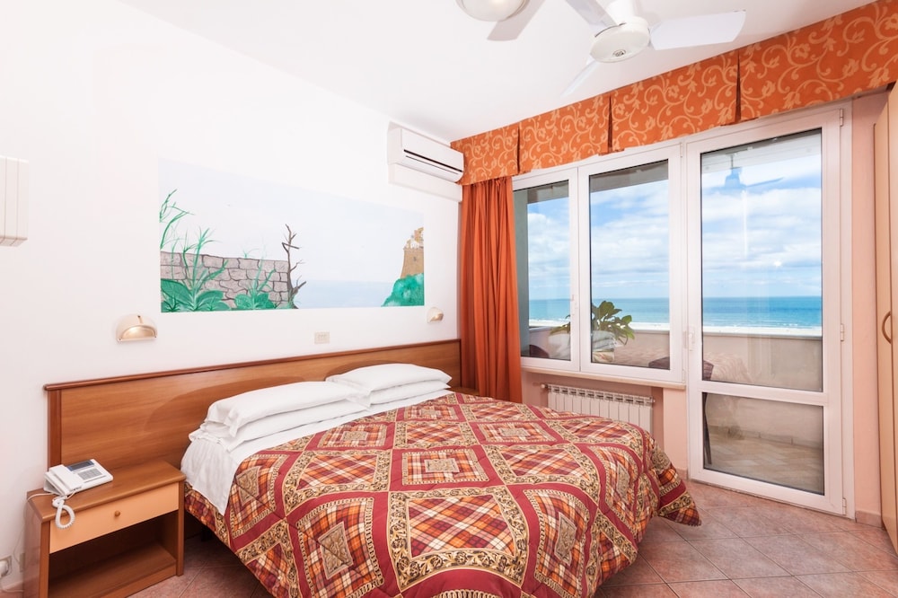 Hotel Ambasciatori 22/62