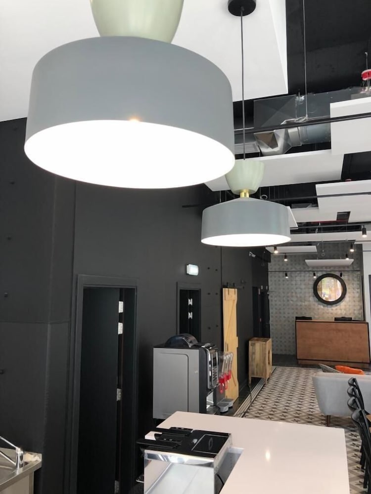 Be Lisbon Hostel Intendente 9/50