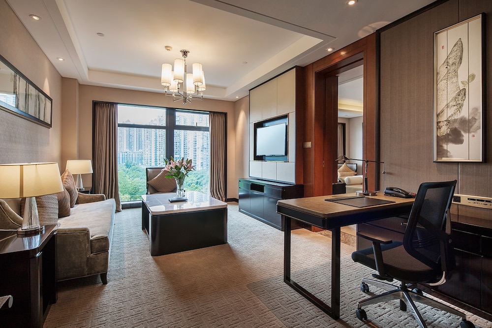 Howard Johnson by Wyndham Jinyi Hotel Chongqing 9/19