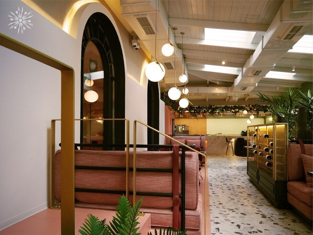 Iliria Hotel Tirana 33/44