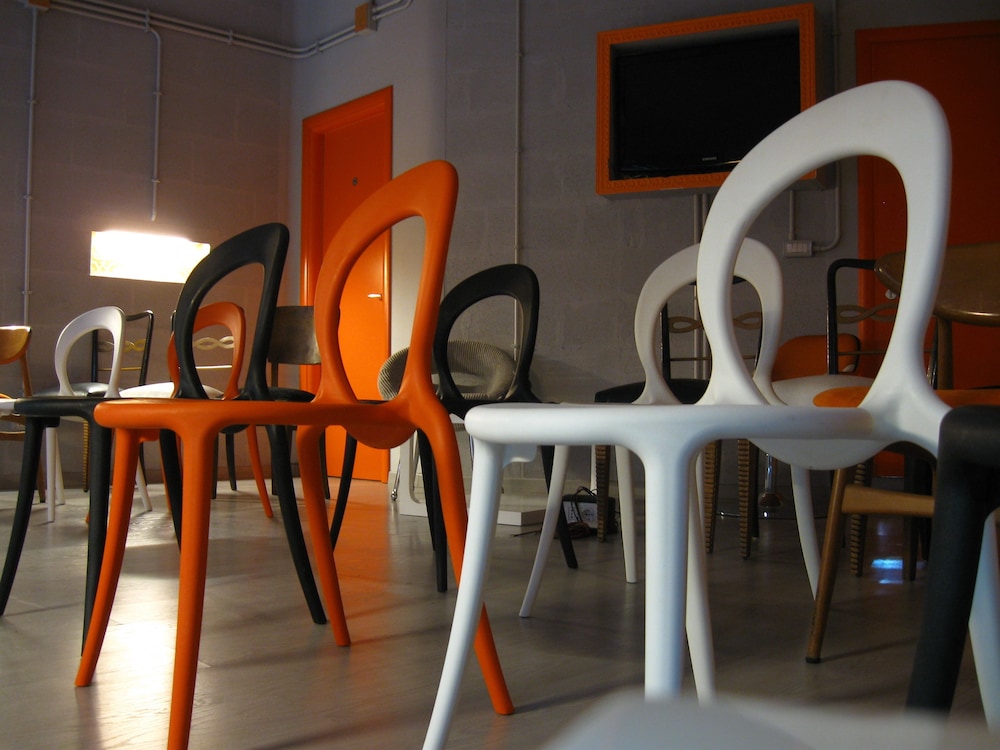 Orange Hotel 31/40