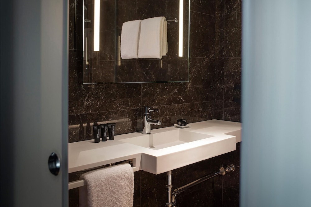 AC Hotel Santiago Costanera Center 10/65
