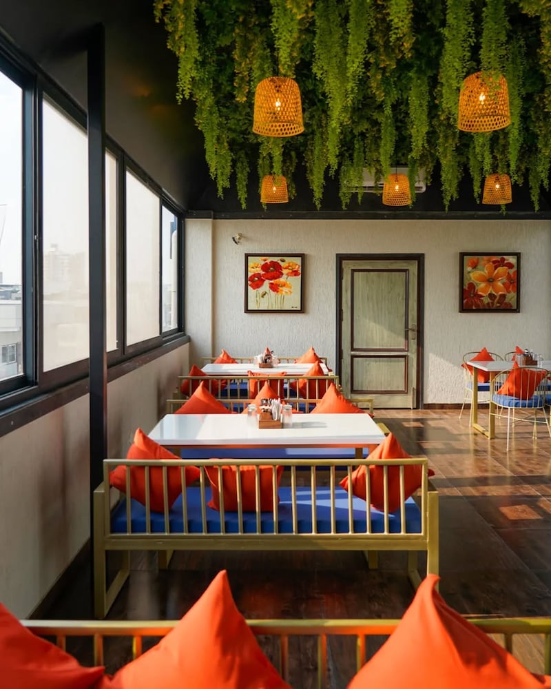 Fabhotel Sapphire Inn Mansarovar 38/50