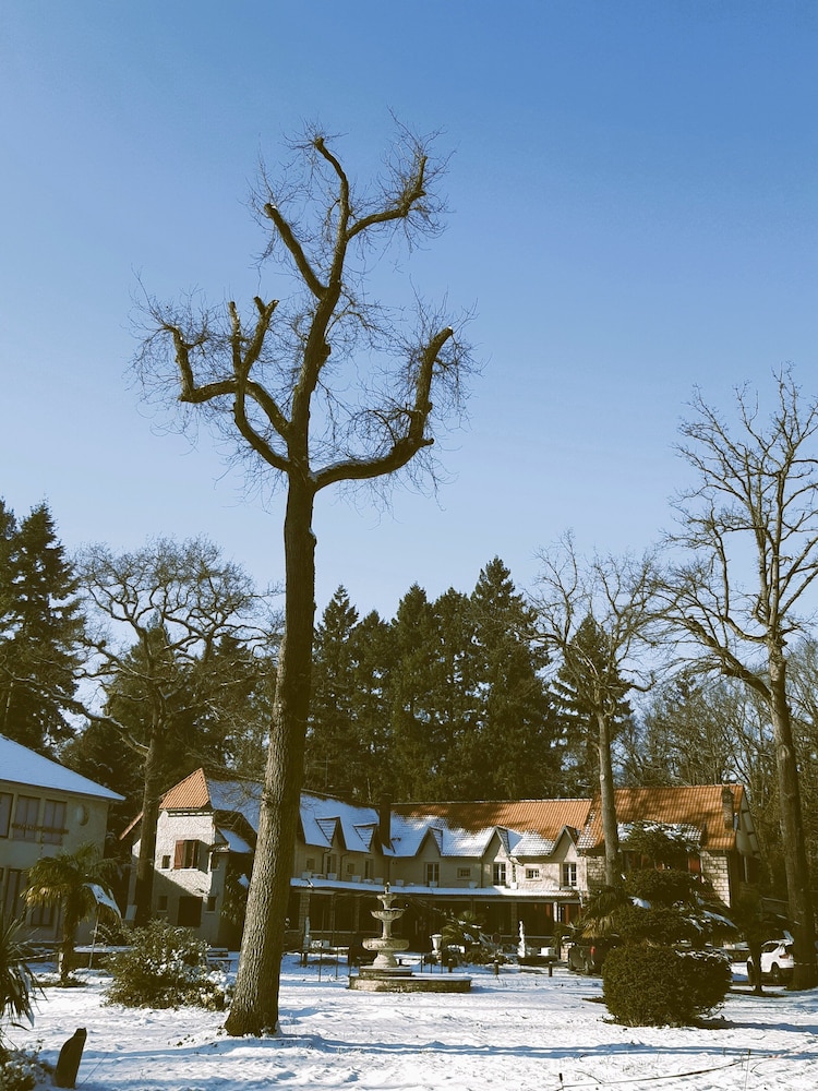 Hipotel Hostellerie Du Lys 36/49