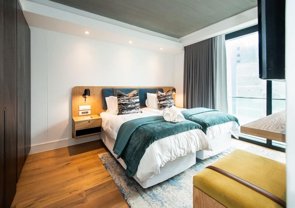Latitude Aparthotel By Totalstay 16/56