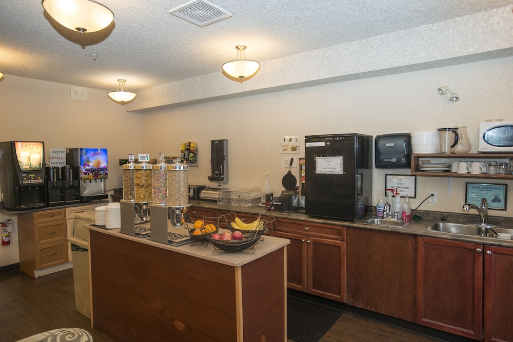 Lakeview Inn & Suites 27/32