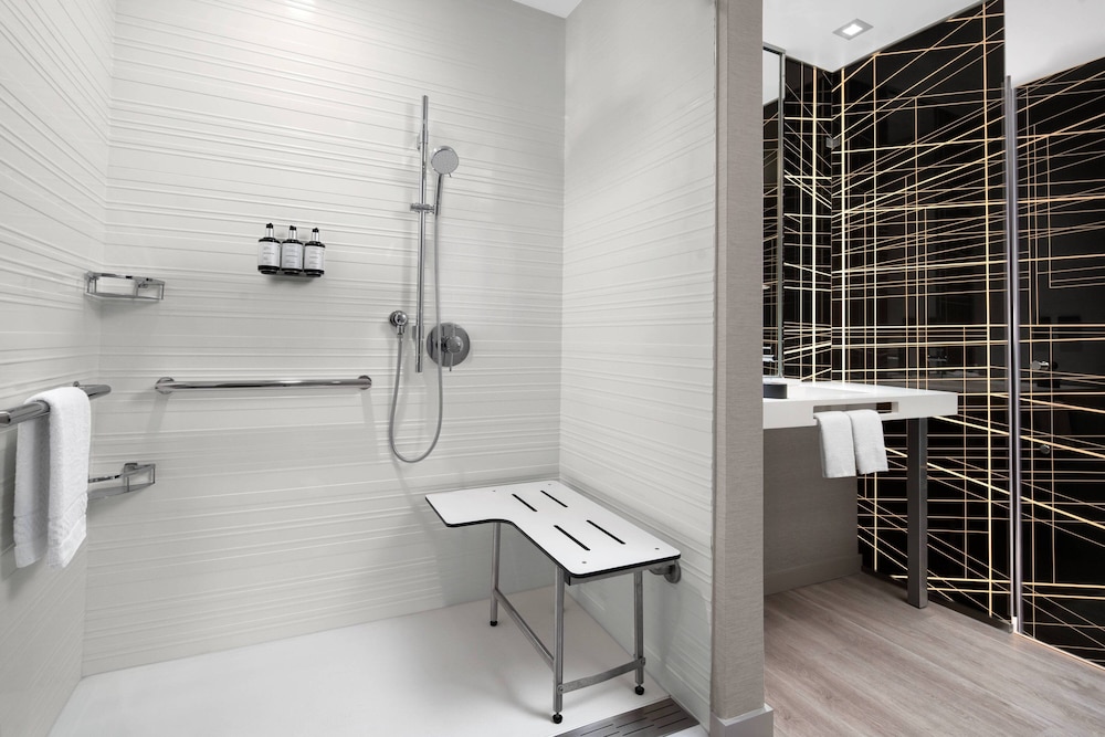 AC Hotel by Marriott Santa Rosa Sonoma Wine Country 13/55