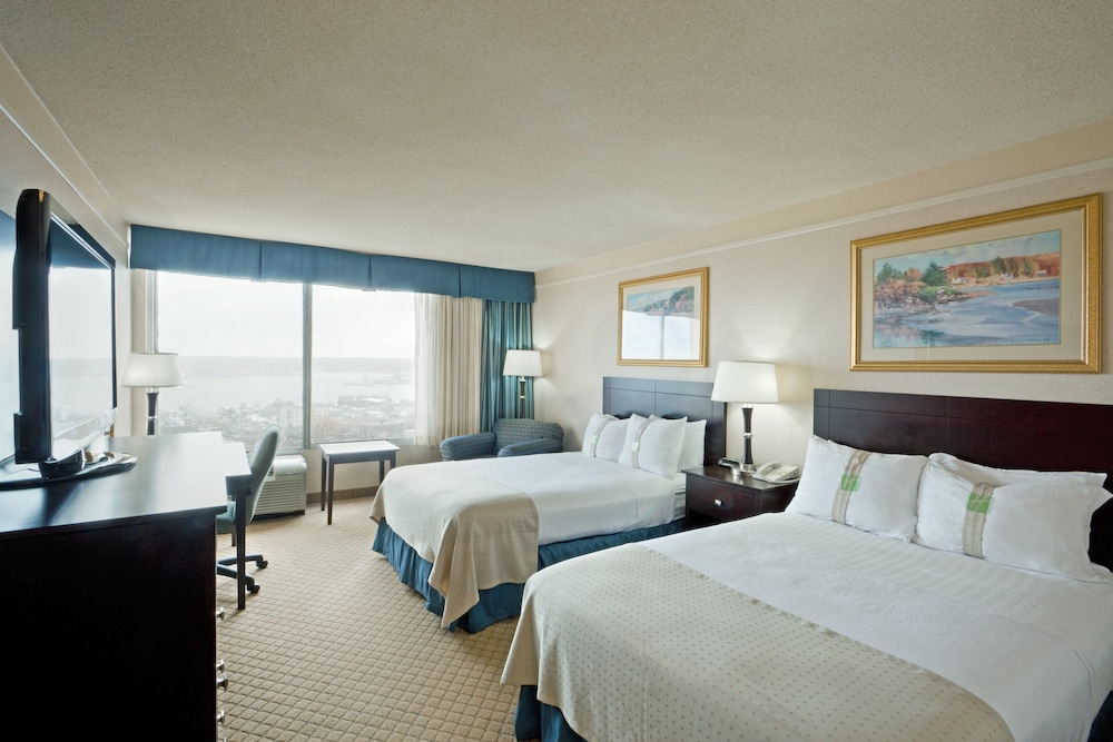 Holiday Inn Portland-By The Bay 9/74