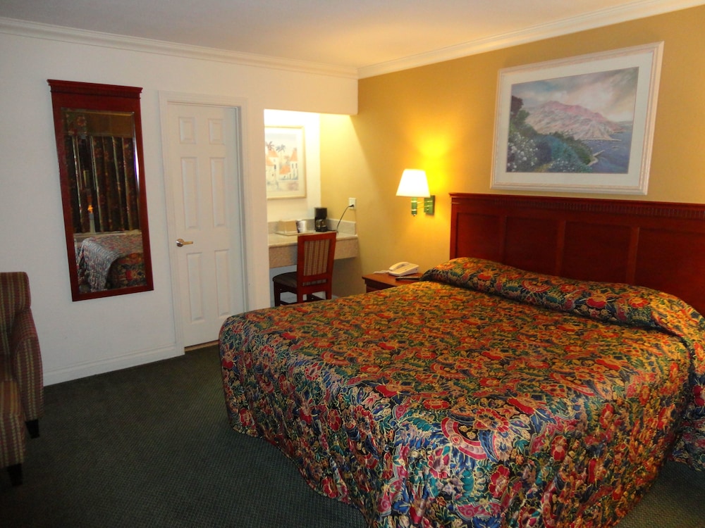 Redondo Inn and Suites 19/48