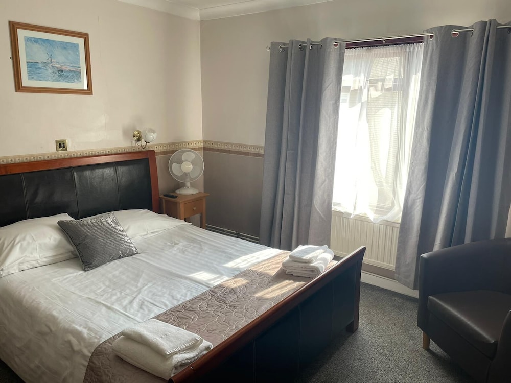 The Bell Hotel 18/48