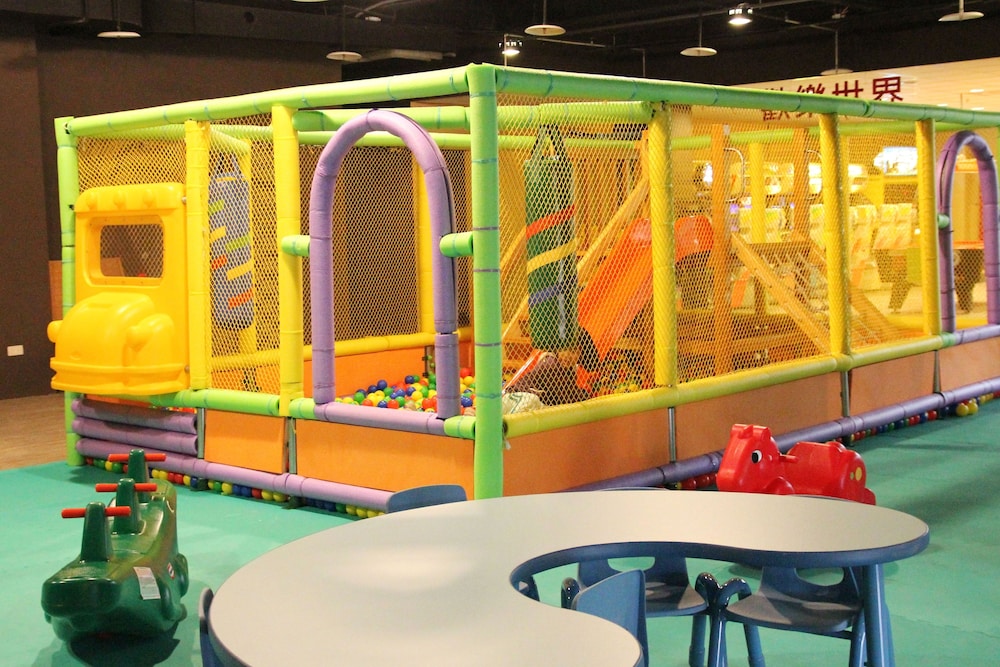 Kentington Resort 18/39