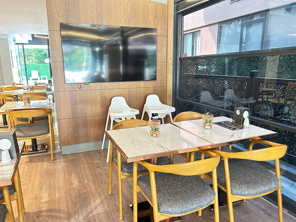 Sam Hotel 37/48