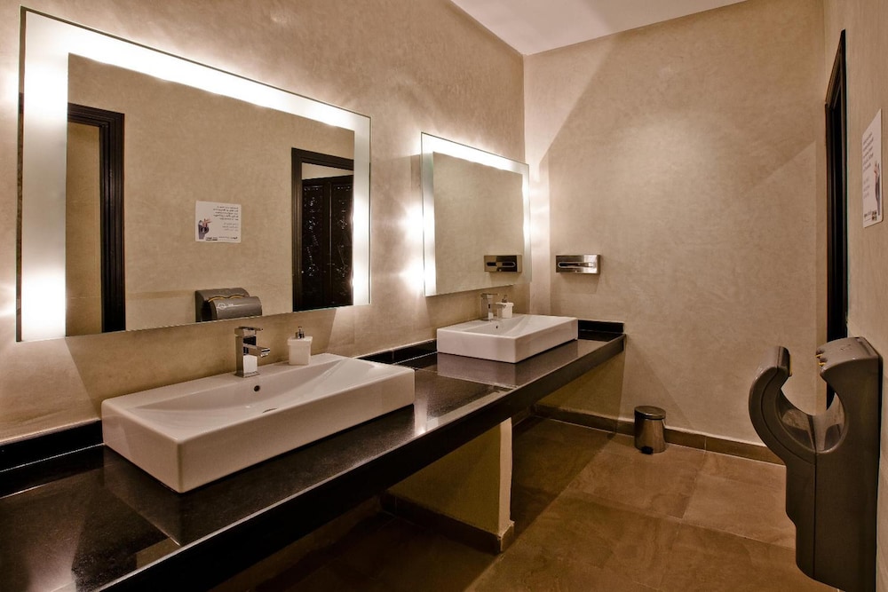 Lawrence D Arabie Hotel And Spa 43/44