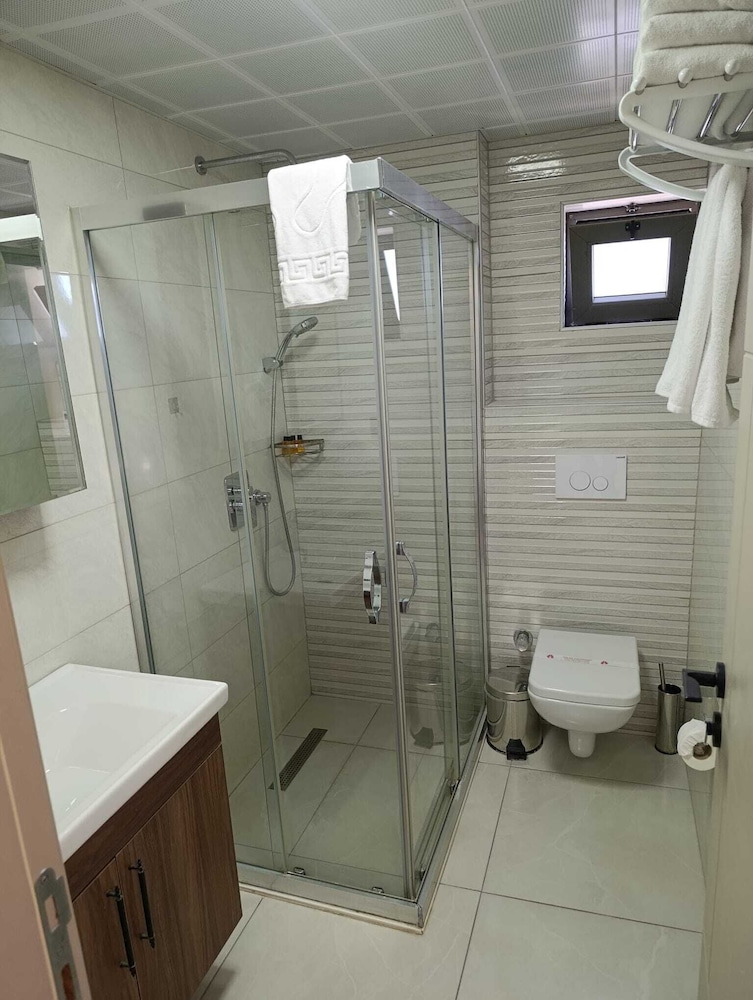 Zenia Otel 46/50