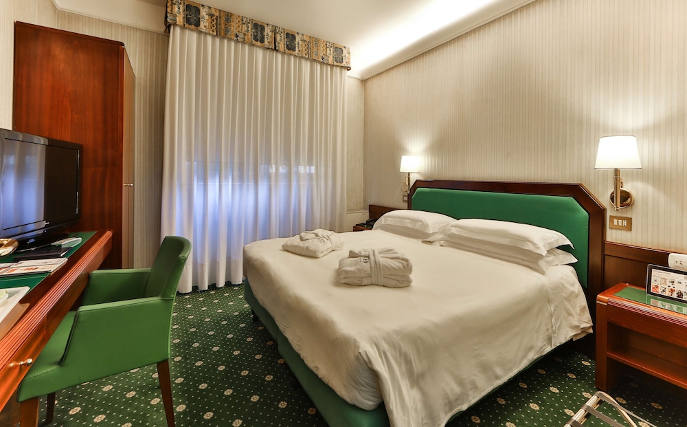 Hotel Astoria, Sure Hotel Collection by Best Western 12/38