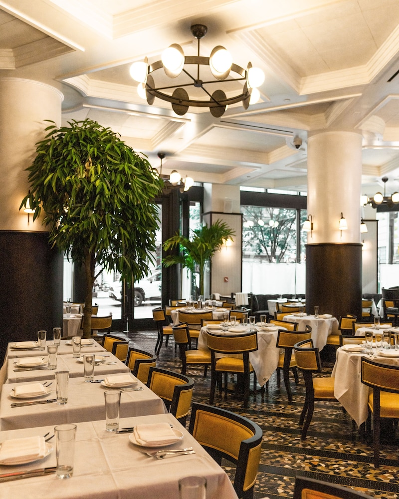 THE NOMAD HOTEL 30/33