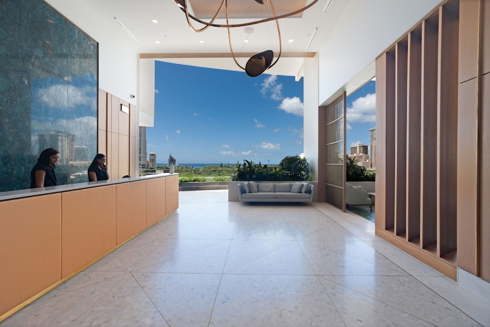 Real Select at the Ritz Carlton Residences, Waikiki Beach 4/50