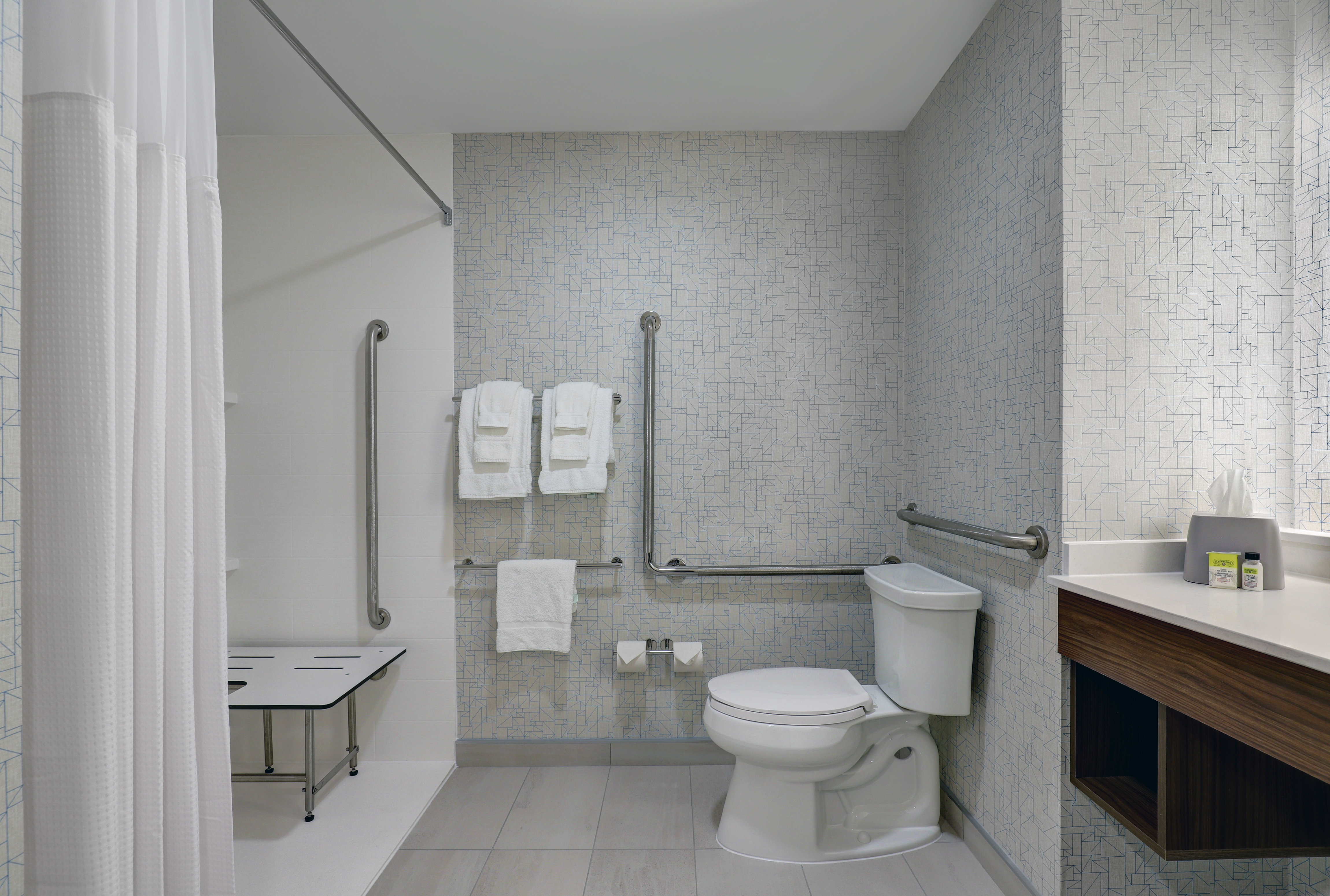 Holiday Inn Express And Suites Collingwood 69/73