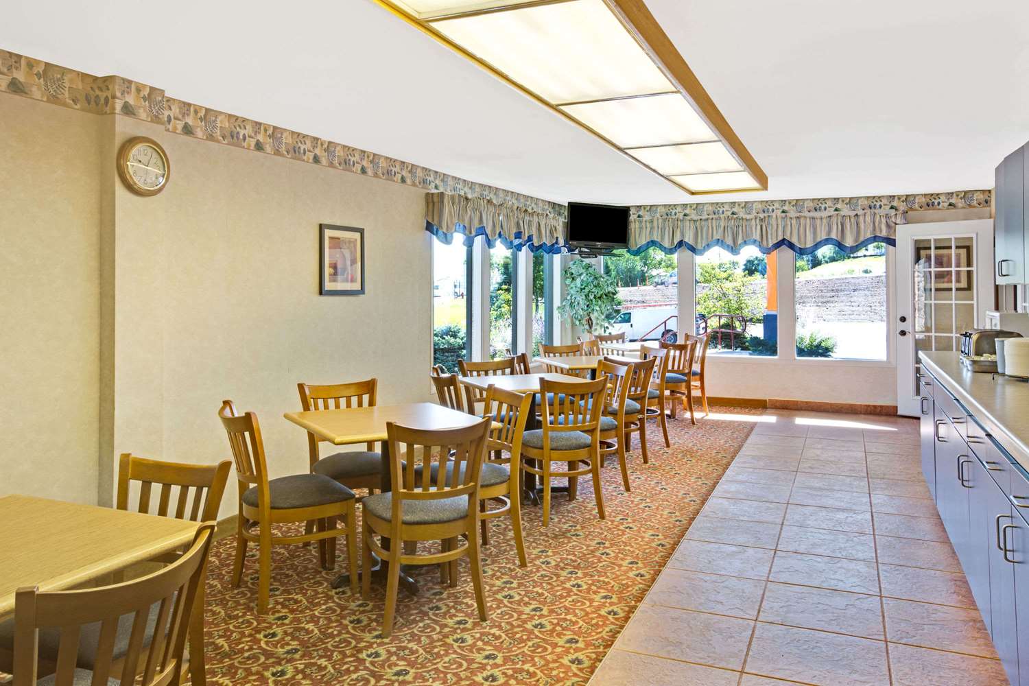 Travelodge By Wyndham Rapid City 21/31
