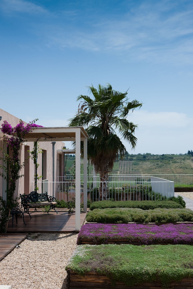 La Foresteria Planeta Estate 3/87