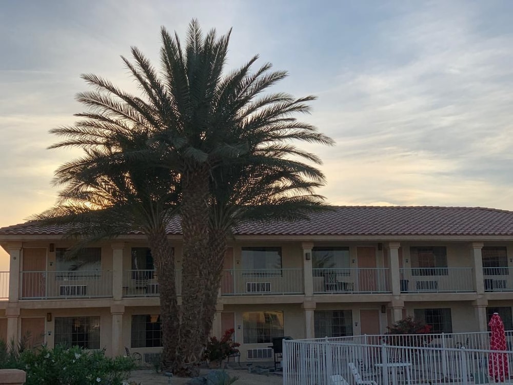 Calipatria Inn and Suites 1/22