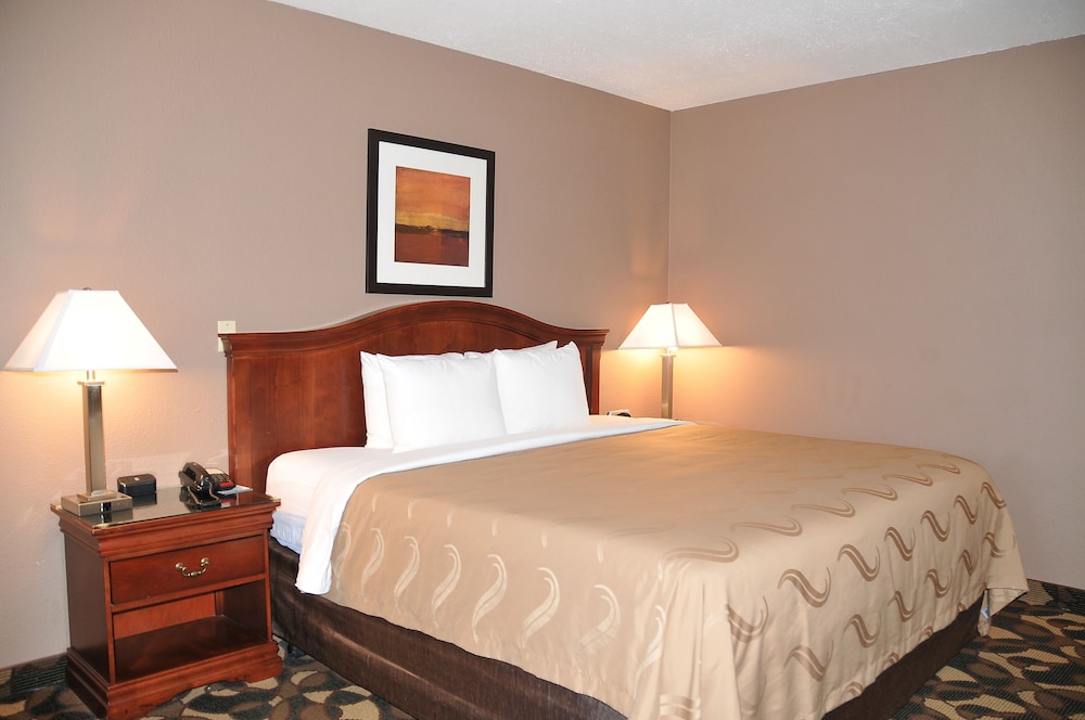 Quality Inn Paradise Creek 12/43