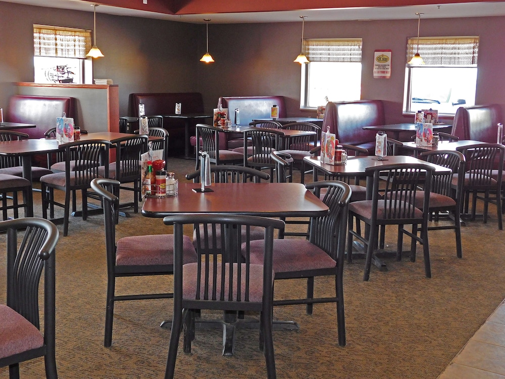 Days Inn by Wyndham Fargo/Casselton 19/26