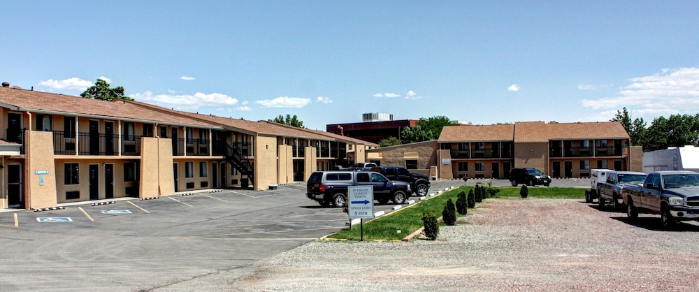 Baymont By Wyndham Grand Junction Hotel 31/35