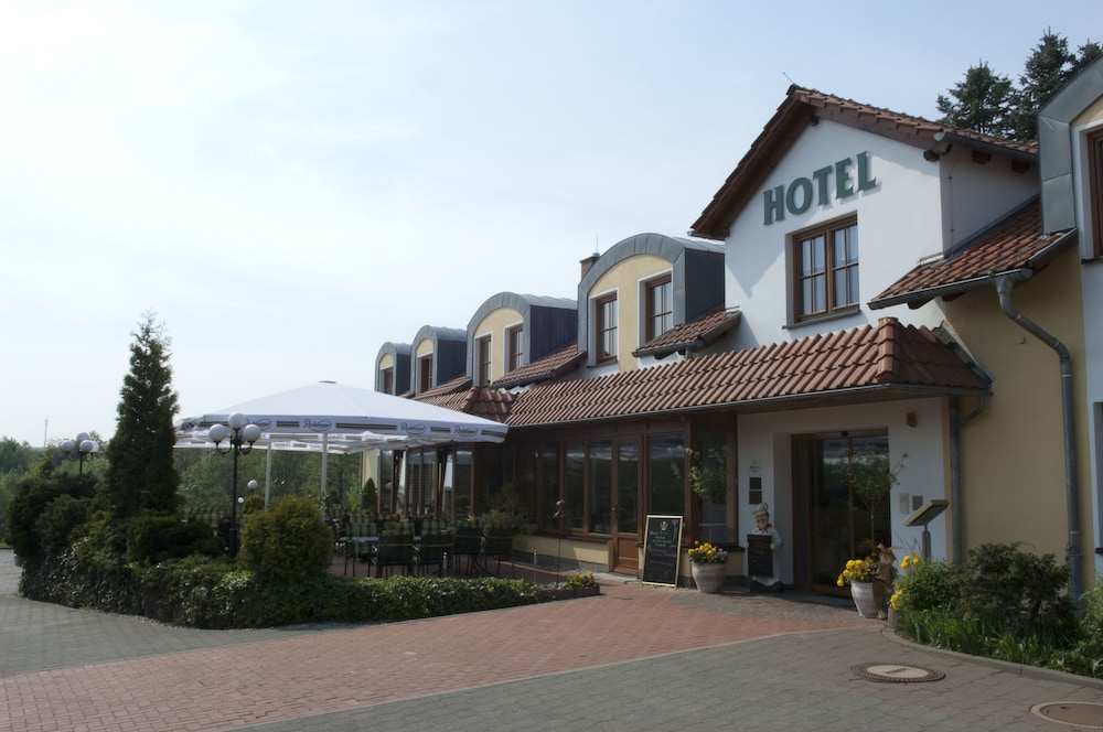 Landhotel Dresden 8/50
