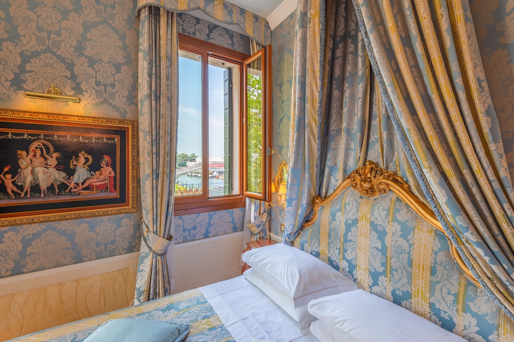 Canal Grande Hotel 17/36