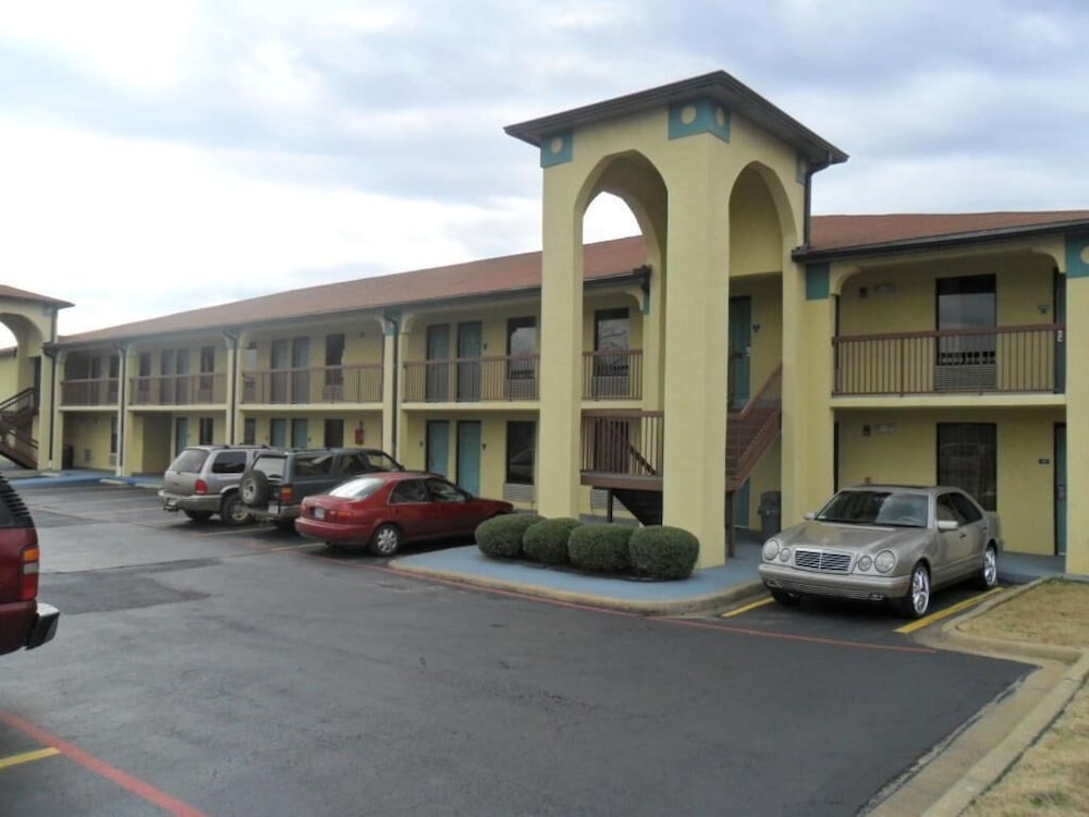 Days Inn And Suites Selma 5/54