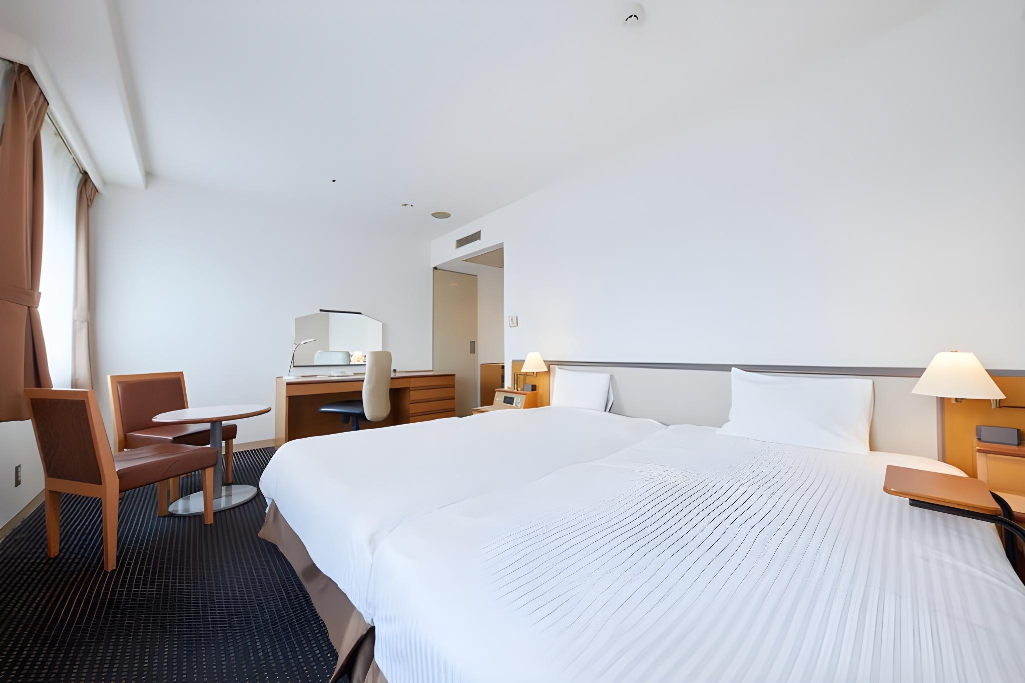 Hollywood, Deluxe, Twin Beds