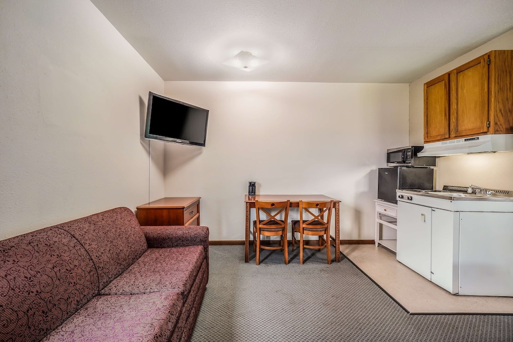 Americas Best Value Inn Marquette 34/46